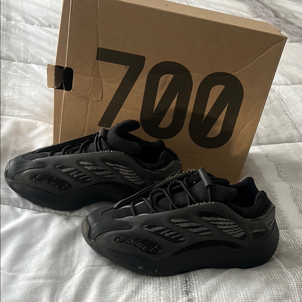 Yeezy Black Sneakers Futuristic Design